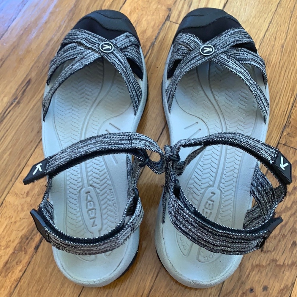 Keen Trekking Mary Janes Size 9.5